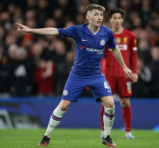 Chelsea’s Billy Gilmour left home aged 16, modelled for Burberry and copies heroes by watching ‘countless YouTube clips’ - Bóng Đá