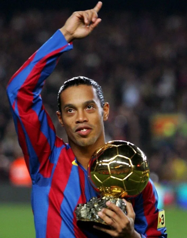 Ronaldinho đã ăn chơi trác táng ra sao? - Bóng Đá