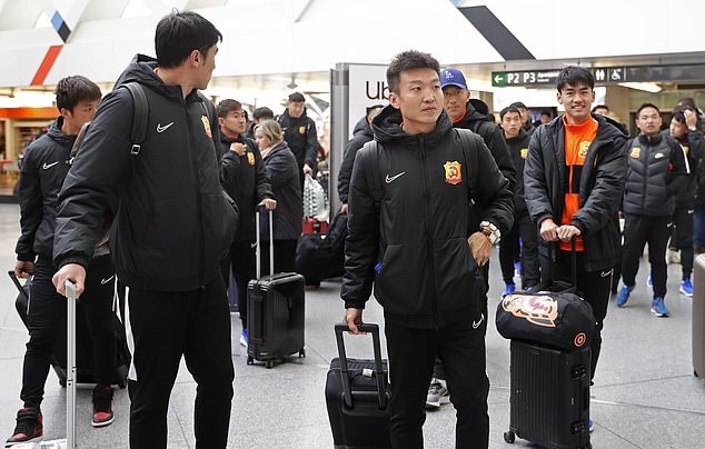 Chinese FA 'set to restart Chinese Super League on April 18' as teams rush back to country - Bóng Đá