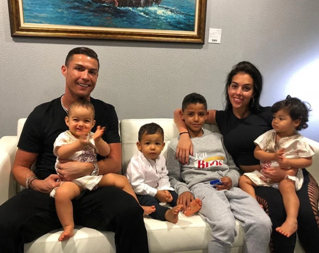 Cristiano Ronaldo poses in his underwear and shows off his toned physique to celebrate Father’s Day in Italy - Bóng Đá