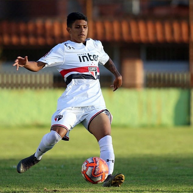 Barcelona 'agree first refusal agreement with Sao Paolo' as they look to clinch £4m signing of teenage Brazilian prodigy Gustavo Maia - Bóng Đá