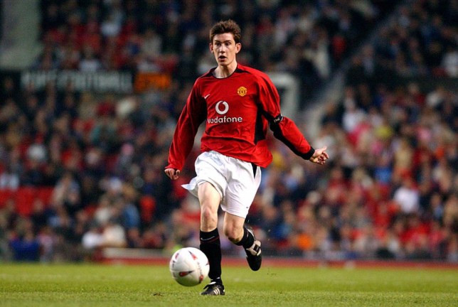 Gary Neville and Roy Keane personally negotiated contract with Sir Alex Ferguson for Manchester United youth star - Bóng Đá