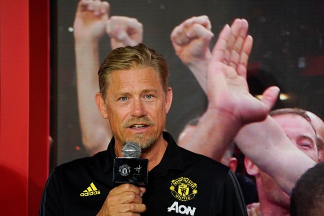 Peter Schmeichel ‘cannot understand’ why Manchester United sold ‘quality’ Jonny Evans - Bóng Đá