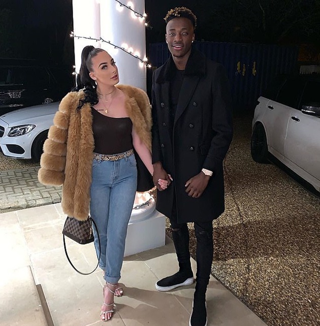 Chelsea star Tammy Abraham heads off on well-deserved holiday break with stunning Wag and vlogger girlfriend Leah Monroe - Bóng Đá