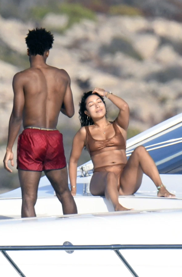 Kingsley Coman straddled by stunning fiancee on boat as Bayern Munich’s Champions League hero relaxes in Sardinia - Bóng Đá