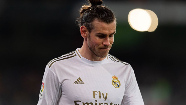 Gareth Bale finally smiling again on Wales duty after months of misery frozen out at Real Madrid - Bóng Đá