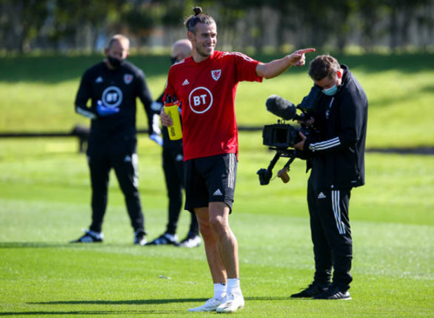 Gareth Bale finally smiling again on Wales duty after months of misery frozen out at Real Madrid - Bóng Đá