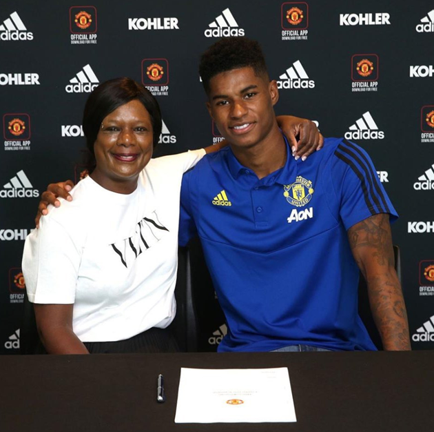 Marcus Rashford ‘haunted’ by sound of his mum crying herself to sleep as she struggled to provide for her family - Bóng Đá