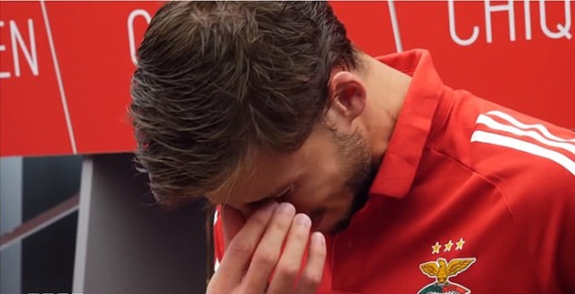 Ruben Dias khóc như mưa khi chia tay Benfica - Bóng Đá