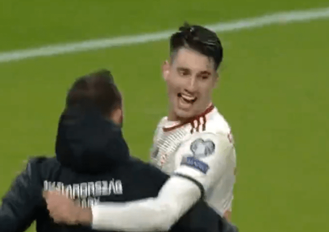Ảnh bài viết Solo ghi bàn ngoạn mục, mục tiêu 20 tuổi khiến CĐV Arsenal phát cuồng