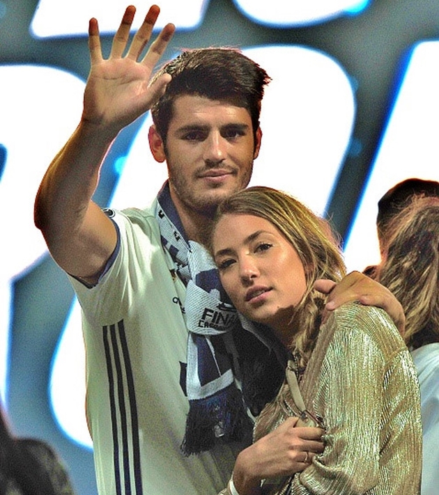 Morata’s stunning wife Alice reveals striker asked her to marry him just eight months after she ignored his messages - Bóng Đá
