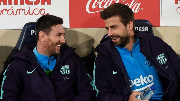 ‘There is always hope’ – Pique urges Messi to stay at Barcelona - Bóng Đá