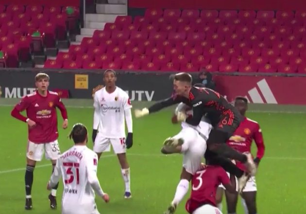 Ảnh bài viết SỐC! Hai sao Man United va chạm kinh hoàng trên sân