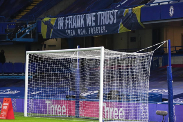 Tuchel walks out to ‘In Frank We Trust’ banner in first Chelsea game - Bóng Đá