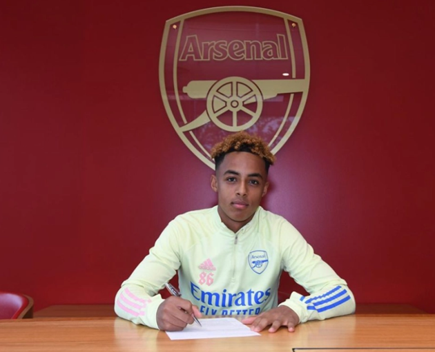 Sao trẻ Omari Hutchinson chuẩn bị ra mắt đội 1 Arsenal - Bóng Đá