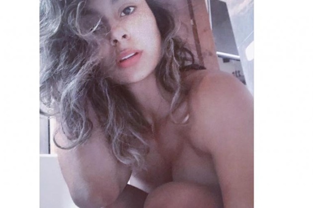 Colombia legend Rene Higuita’s daughter poses naked - Bóng Đá