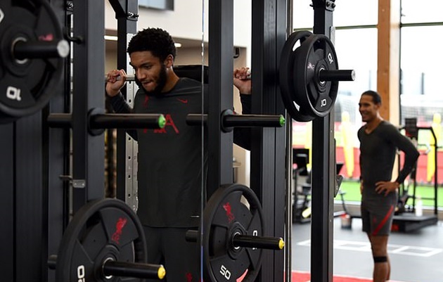 Long-term Liverpool absentees Virgil van Dijk and Joe Gomez are joined by Fabinho - Bóng Đá