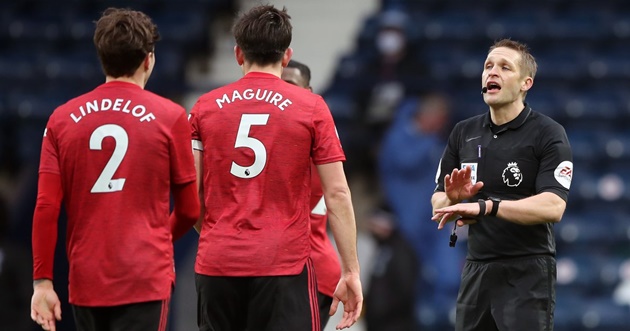 Bruno Fernandes warmly greets Man Utd loanee Jesse Lingard before West Ham fixture - Bóng Đá