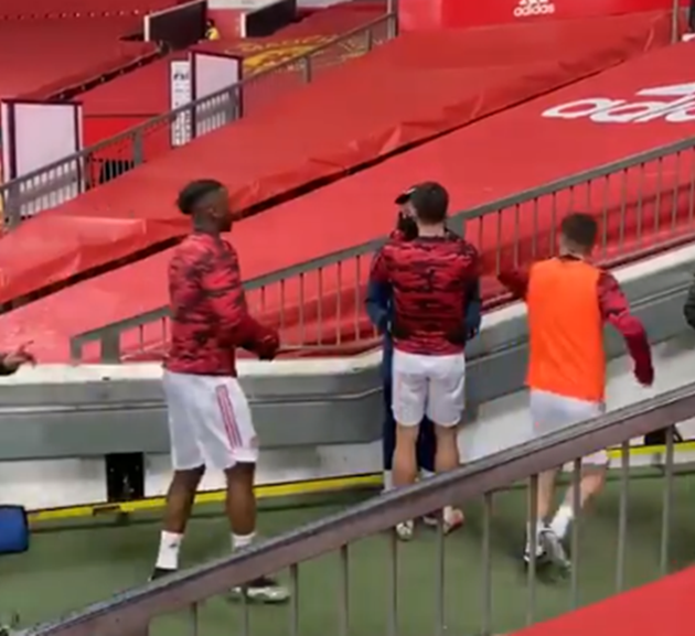 Bruno Fernandes warmly greets Man Utd loanee Jesse Lingard before West Ham fixture - Bóng Đá