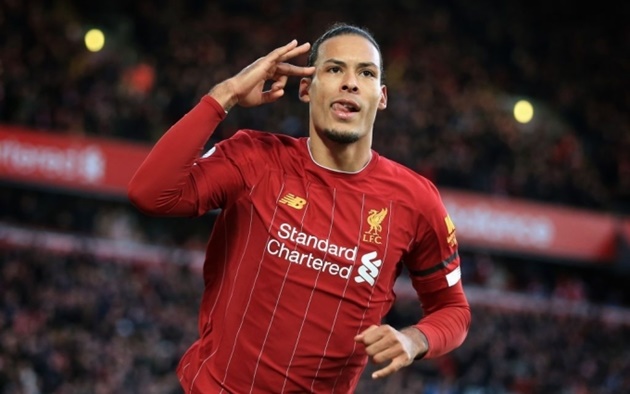 Trung vệ: Virgil van Dijk. Chấn thương nặng khiến Van Dijk phải nghỉ thi đấu từ tháng 10 năm ngoái đến nay. Ngôi sao người Hà Lan hứa hẹn có sự trở lại đáng chờ đợi ở mùa giải 2021/2022.