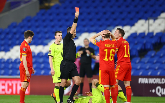 Shock as Man United star Dan James pops up with towering header for Wales after lovely Gareth Bale assist - Bóng Đá