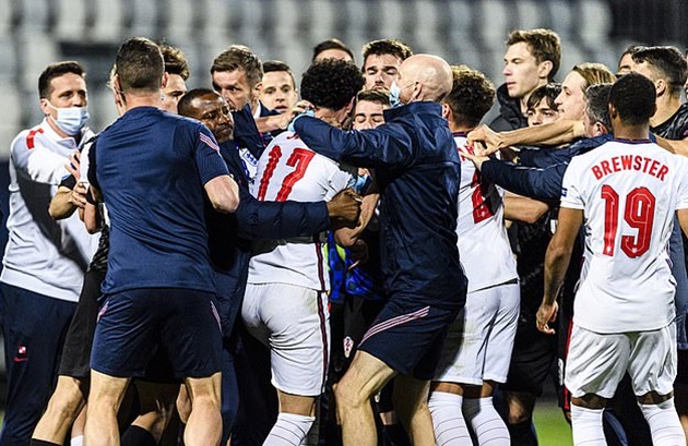 Curtis Jones sent off AFTER full-time of England U21s clash with Croatia - Bóng Đá