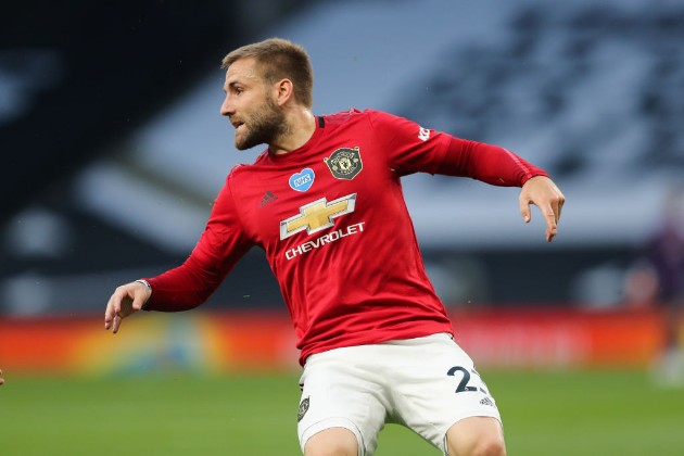 Hậu vệ trái: Luke Shaw. Phong độ thăng hoa mùa giải năm nay giúp tuyển thủ Tam Sư chiếm trọn niềm tin từ HLV Ole. Cựu sao Southampton đảm bảo khả năng lên công về thủ nhịp nhàng ở hành lang cánh trái đội chủ sân Old Trafford.