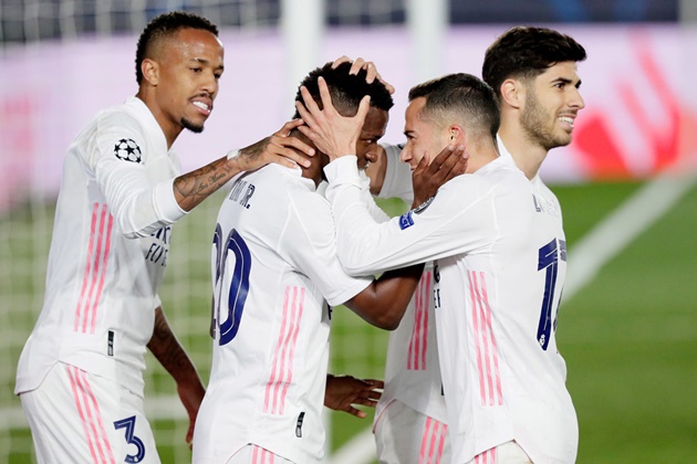 Wonderful Vinicius Junior flick sets up Karim Benzema penalty to fire Real Madrid ahead against Cadiz - Bóng Đá