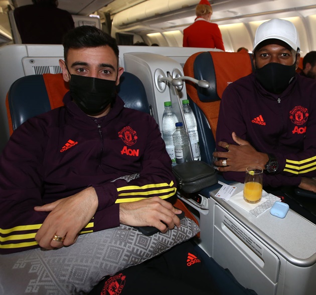Pictures as Manchester United's stars arrive in Gdansk for Europa League final - Bóng Đá