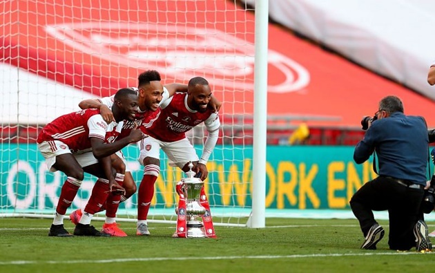 Arsenal chưa thể định hình hàng công.