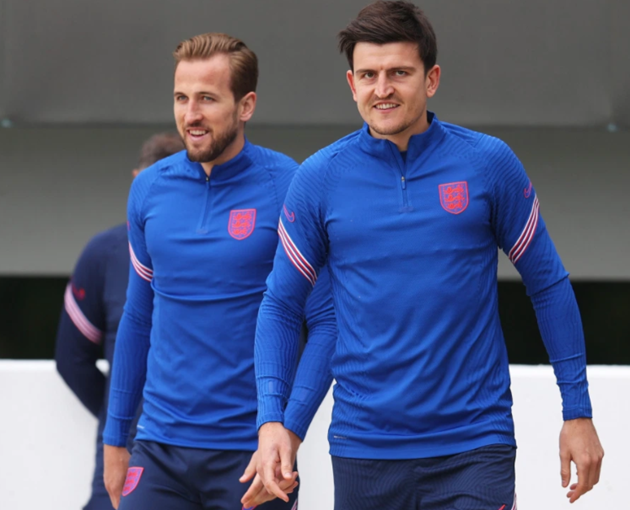 England stars land in Rome for massive Euro 2020 quarter-final against Ukraine after final training session - Bóng Đá