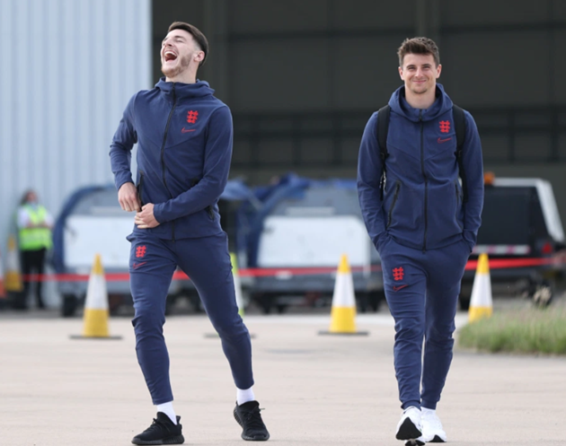 England stars land in Rome for massive Euro 2020 quarter-final against Ukraine after final training session - Bóng Đá