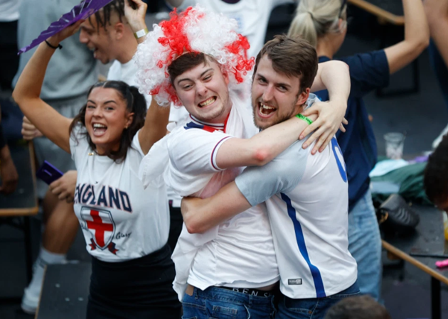 Millions of England fans party into the night as Three Lions score FOUR times to clinch historic Euro semi-final - Bóng Đá