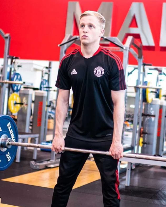 Van De Beek returns to Man Utd pre-season training after Euro 2020 - Bóng Đá