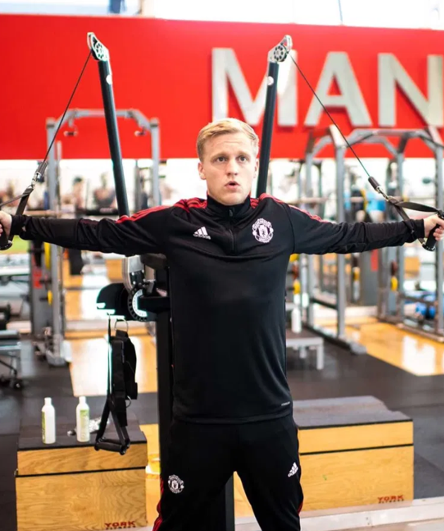 Van De Beek returns to Man Utd pre-season training after Euro 2020 - Bóng Đá