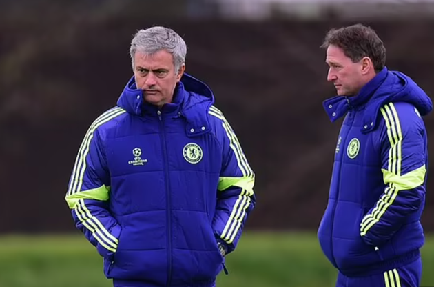 England's secret weapon: No 2 Steve Holland won the lot at Chelsea, got Abramovich's respect by standing up to Mourinho - Bóng Đá