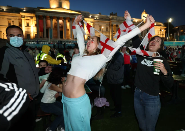 England fans go wild as Three Lions make historic first final in 55 years - Bóng Đá