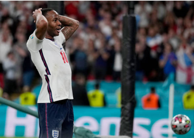 Sterling không phụ lòng tin từ Southgate.