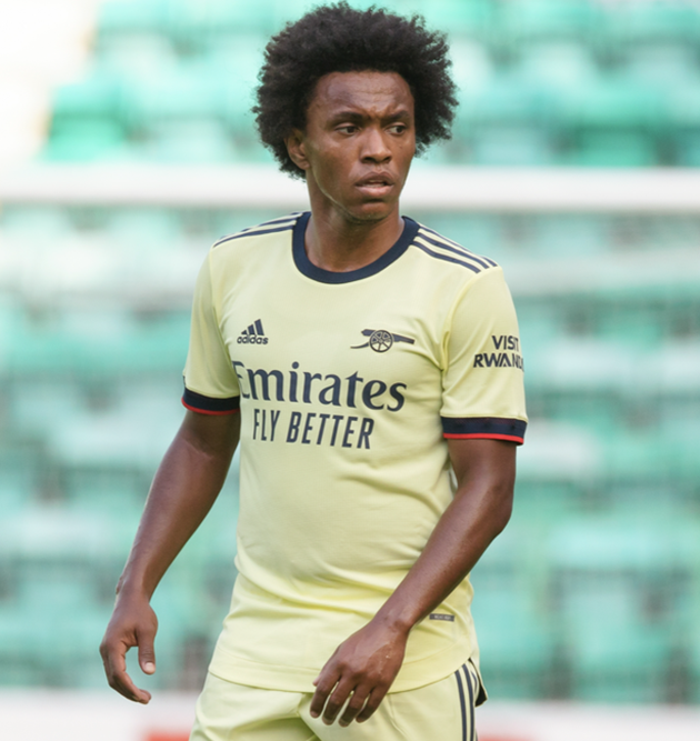Willian snaps showing £200k-a-week flop's pot belly leave Arsenal fans 'in tears' - Bóng Đá