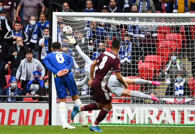 Bàn thắng của Tielemans vào lưới Chelsea.