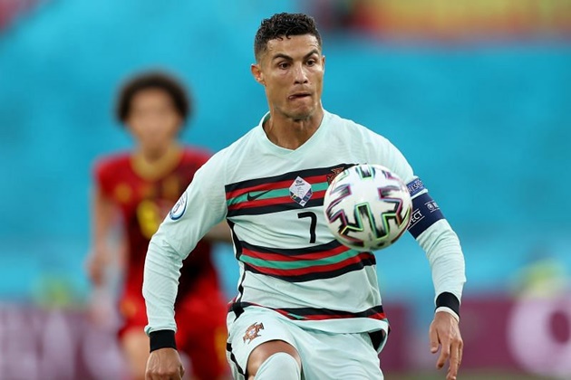 Ronaldo không thể cùng Bồ Đào Nha tiến sâu tại EURO 2020.