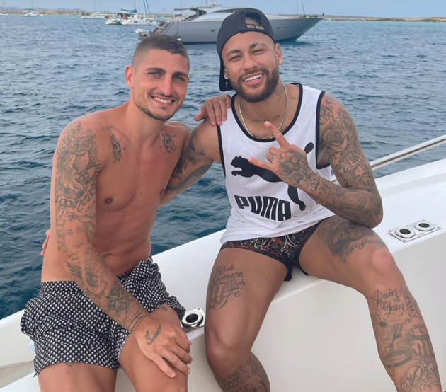 Neymar hugs ex Carol Dantas on boat in Ibiza - Bóng Đá