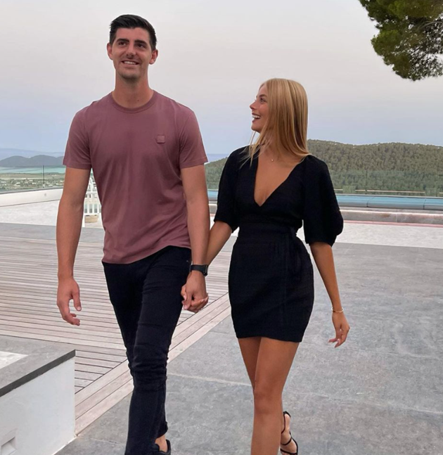 Real Madrid star Thibaut Courtois goes public with stunning model girlfriend Mishel Gerzig - Bóng Đá