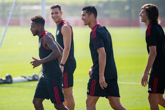 'Yes it really is him' - Man United fans spot same thing from Cristiano Ronaldo training images - Bóng Đá