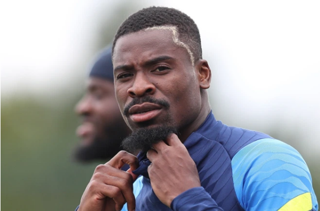 Arsenal should only sign Aurier on one condition after Sky reveal - Campbell - Bóng Đá