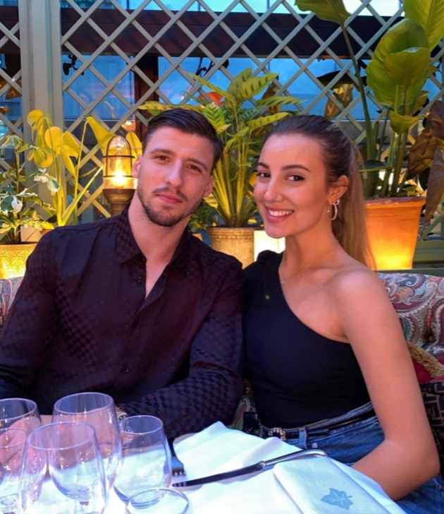 Ruben Dias ‘splits from pop star girlfriend April Ivy - Bóng Đá