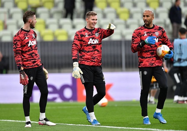Lee Grant khó lòng chiếm 1 suất bắt chính.