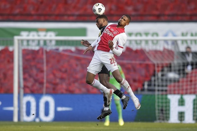 Haller trong màu áo Ajax.