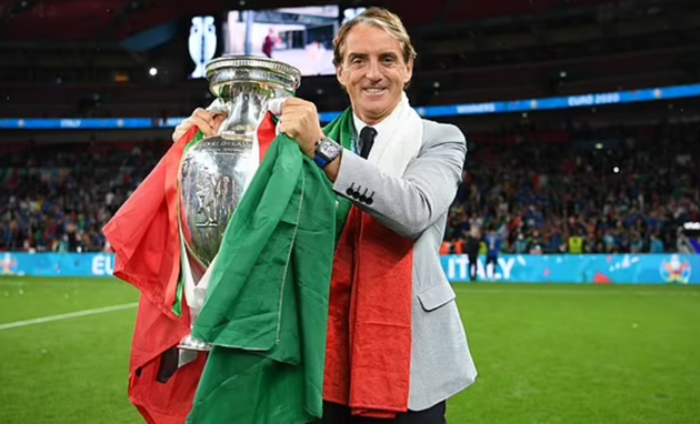 Roberto Mancini 'emerges as a SHOCK contender' to become Manchester United's permanent manager next summer - Bóng Đá