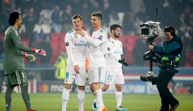 Toni Kroos SNUBS Cristiano Ronaldo as the midfielder leaves his former team mate out of an all-time Real Madrid - Bóng Đá